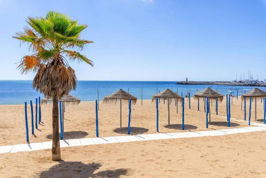 Carihuela Front Beach Торремолинос Экстерьер фото