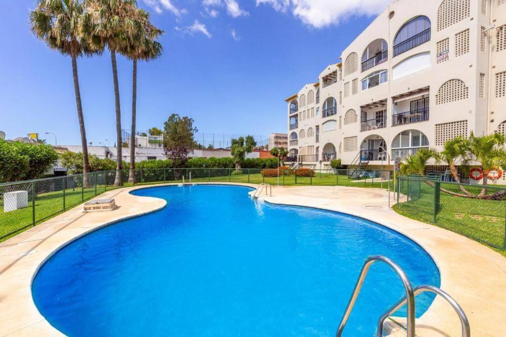 Carihuela Front Beach Торремолинос Экстерьер фото